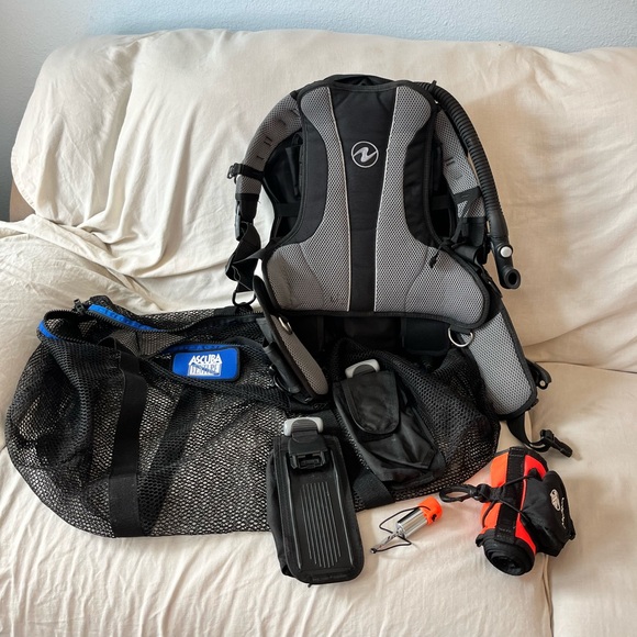 Aqua Lung Diving BCD 2024 adjustable straps, extra weights Mares SMB, Duffel Bag - Picture 1 of 13